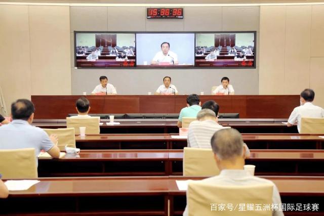 刘圣书与谭宁亚运羽毛球女双竞逐银牌
